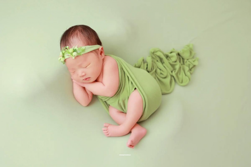 广水宝宝拍嗝吐奶